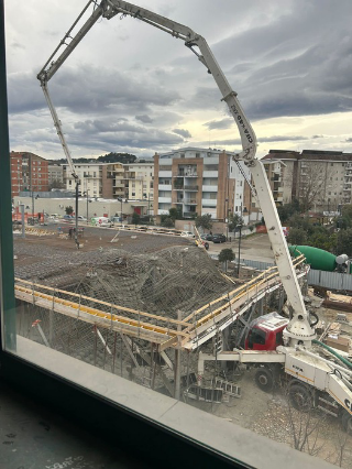 Cede armatura del solaio di una scuola in costruzione a Pescara